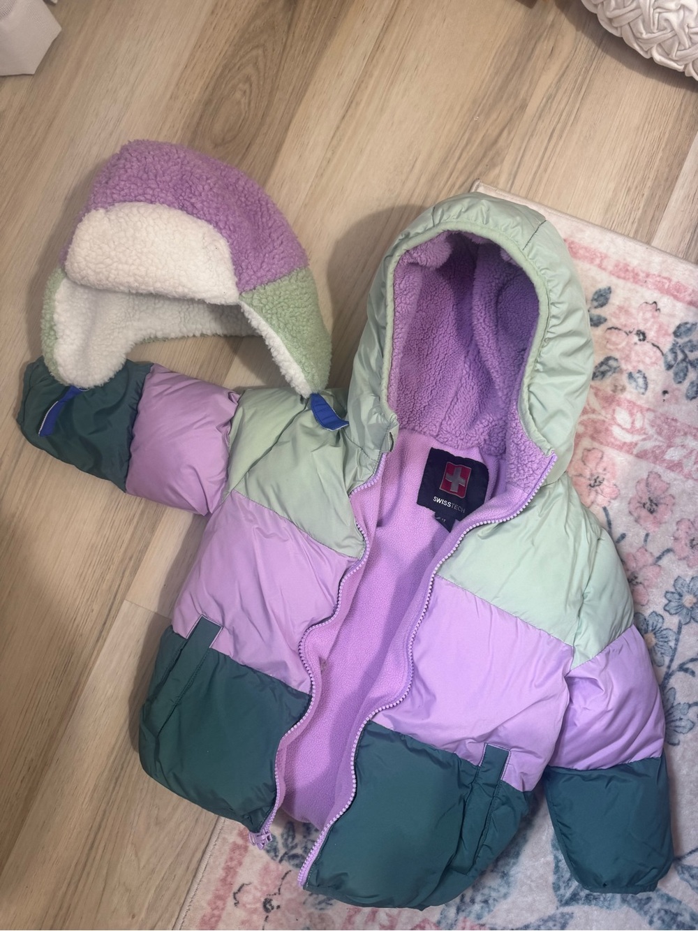 4t Swiss tech puffer jacket and hat
